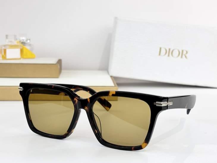 Picture of Dior Sunglasses _SKUfw76989402fw